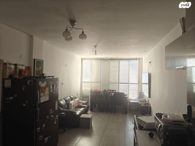 דירה, החלוצים 16, עמידר, בת ים