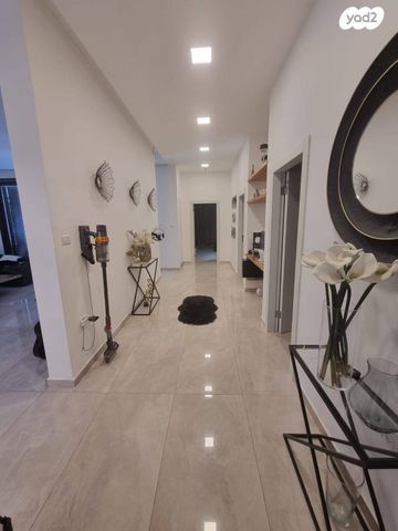 בית פרטי/ קוטג', שדרות אלון 1, גבעות בר, גבעות בר