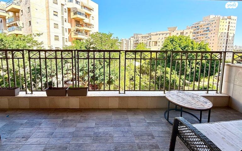 יגאל ידין 14