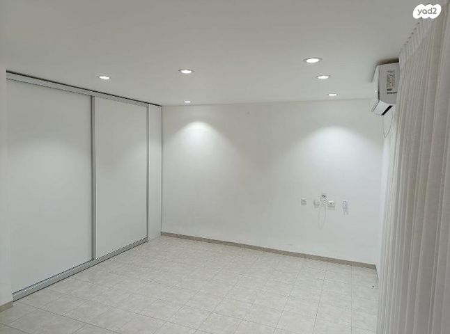 דופלקס, הנרקיס 10, שאר העיר, חצור הגלילית