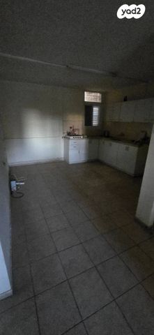 דירה, הלני המלכה 3, מרכז העיר, לוד