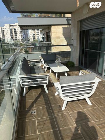 גג/ פנטהאוז, הרב זבולון גרז 8, רחובות הצעירה, רחובות