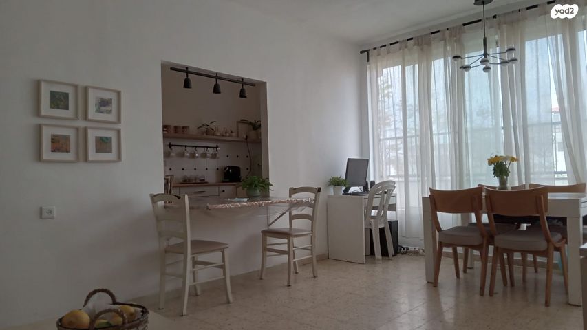 דירה, עזרא 9, ג' / מרכז מזרח העיר, רחובות