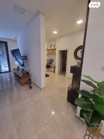 בית פרטי/ קוטג', שדרות אלון 1, גבעות בר, גבעות בר