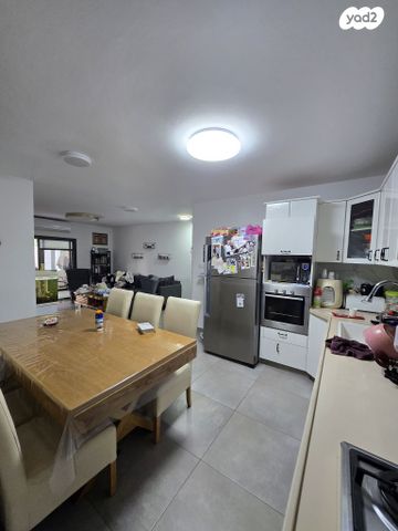 דירת גן, אתרוג 12, נווה פרדסים, פרדס חנה כרכור