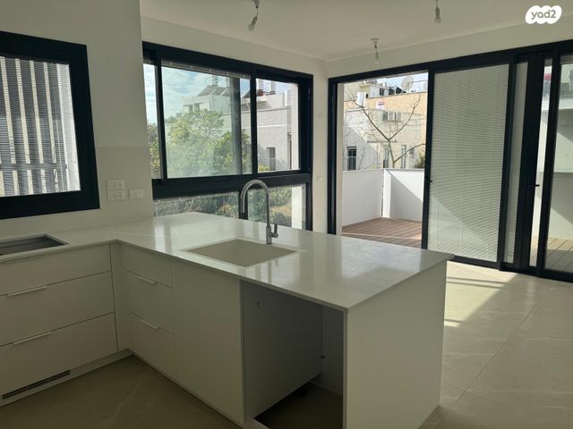 מודיליאני 12