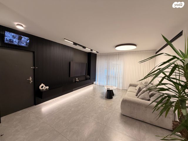 גולדה מאיר 106