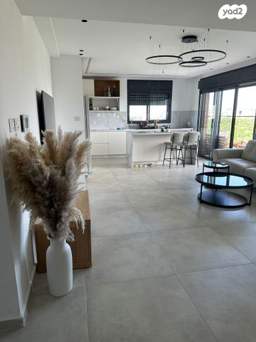 דירה, קלוזנר 11, לב העיר, בת ים