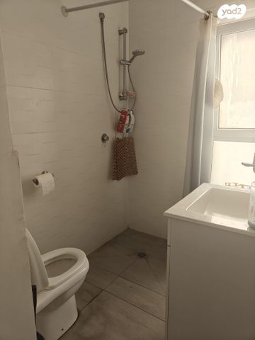 דירה, החלוצים 16, עמידר, בת ים