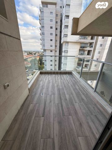 דירה, האיכרים 5, גני אזור, אזור