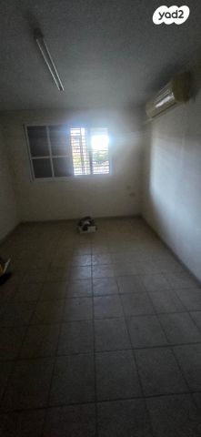 דירה, הלני המלכה 3, מרכז העיר, לוד