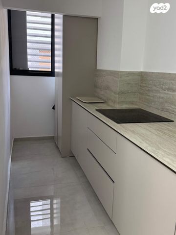 דירה, גאולים 52, נאות שושנים, חולון