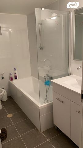 דירה, דליה רביקוביץ 14, נאות שמיר, יבנה