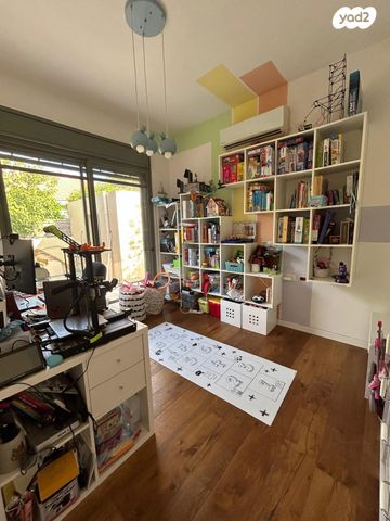 בית פרטי/ קוטג', בארי 5, יצחק, חדרה