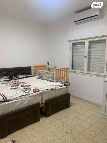 דירה, שדרות טרומפלדור 1, נווה שאנן, חיפה