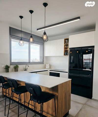 דירה, שדרות מנחם בגין 16, גבעת אולגה, חדרה