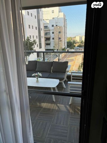 גג/ פנטהאוז, הרב זבולון גרז 8, רחובות הצעירה, רחובות