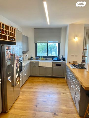 דירה, הגנים 22, נווה גן, רמת השרון