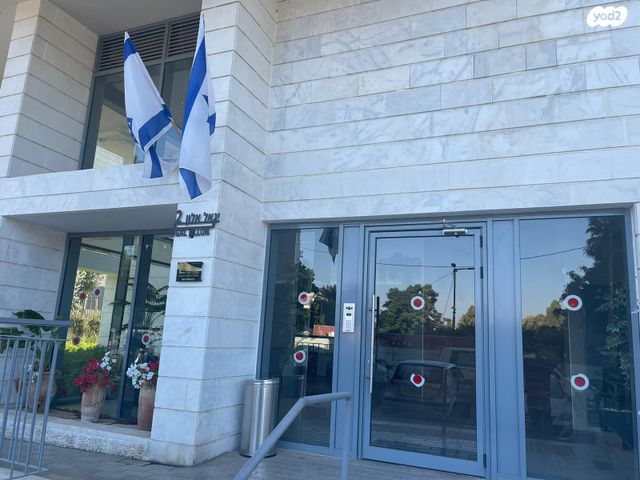 גג/ פנטהאוז, יגאל אלון 2, המרכז האזרחי, רמלה