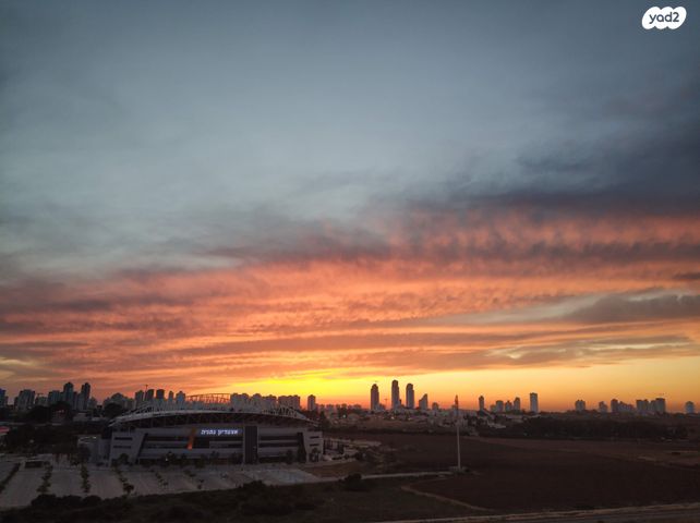 שדרות טום לנטוס 71