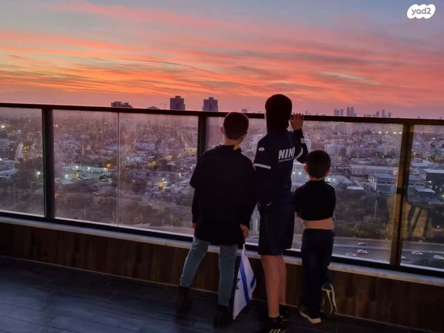 שולמית אלוני 7