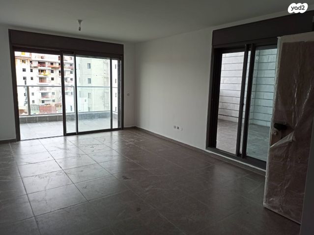 דירה, דליה רביקוביץ 14, נאות שמיר, יבנה