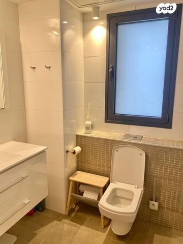 דירה, הגנים 22, נווה גן, רמת השרון