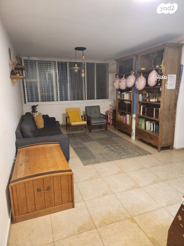 דירה, הרב אונטרמן 8, קרית הרב סלומון, פתח תקווה