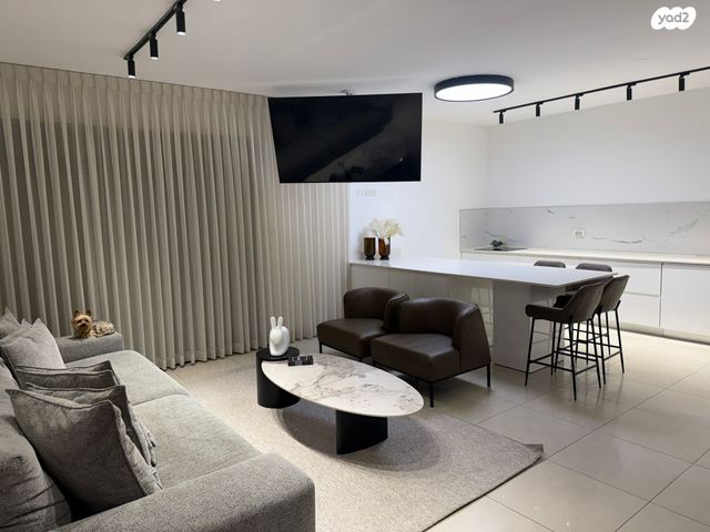 משה קהירי 16