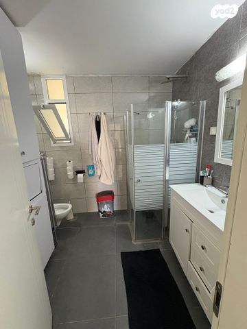 דירה, אנוסי משהד 5, ארמון הנציב, תלפיות מזרח, ירושלים