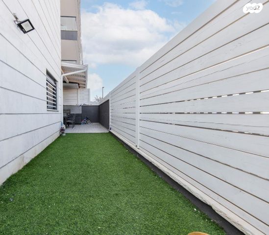 דירה, אזניים לתורה 8, קרית יערים, קרית יערים