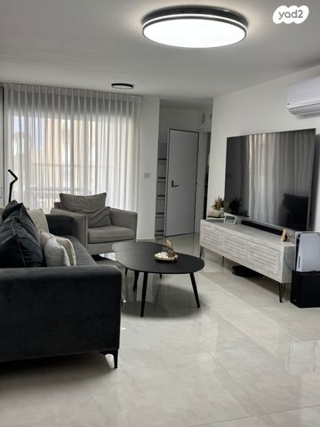 דירה, גאולים 52, נאות שושנים, חולון