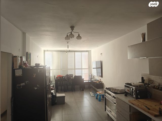 דירה, החלוצים 16, עמידר, בת ים