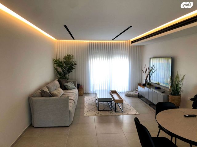 דירה, שרה אהרונסון 32, גדרה מזרח, גדרה