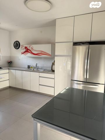 יהושע ברוכי 14