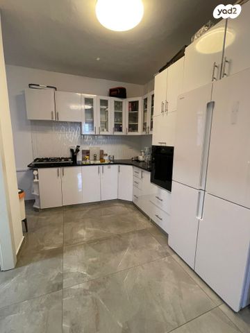 דירה, קרן קיימת לישראל 4, רמת יוסף, בת ים