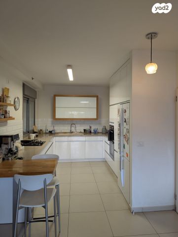 דירה, פרופ' ישראל ייבין 6, פסגת הדר / נווה עוז הירוקה, פתח תקווה