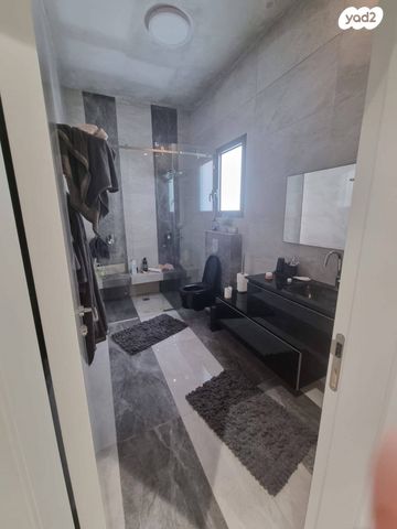 בית פרטי/ קוטג', שדרות אלון 1, גבעות בר, גבעות בר