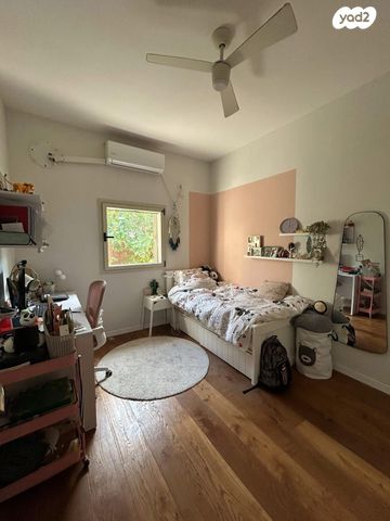 בית פרטי/ קוטג', בארי 5, יצחק, חדרה