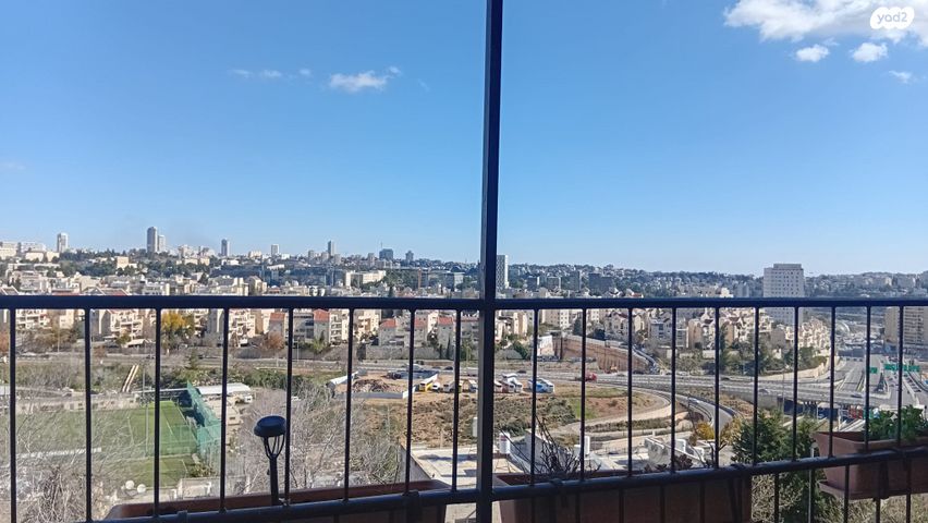 א.י. שחראי 14