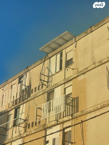 גיורא יוספטל 32