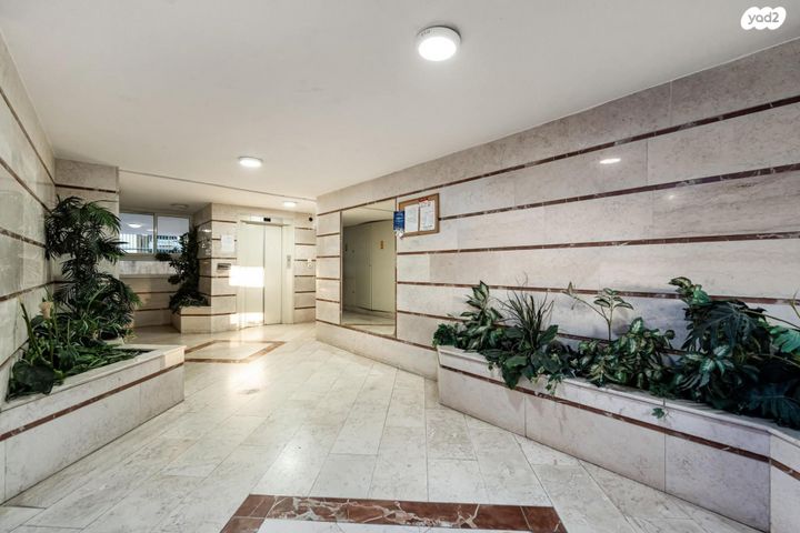 גג/ פנטהאוז, כצנלסון 31, רמת יוסף, בת ים