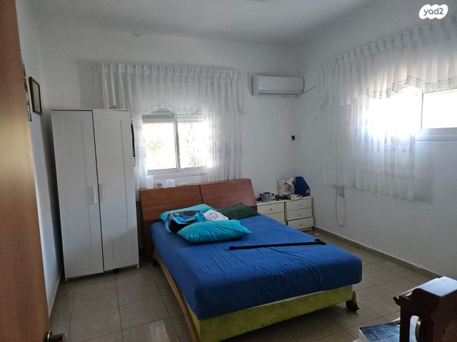 בית פרטי/ קוטג', הרב מנחם זמבה 9, נאות גנים, נתניה