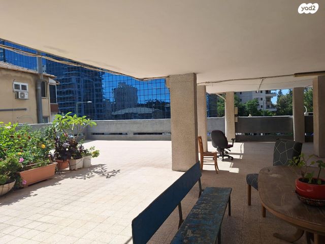 דרך זאב ז'בוטינסקי 22