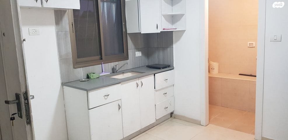 יחידת דיור, שמואל הנגיד 61, קרית שז"ר, רעננה