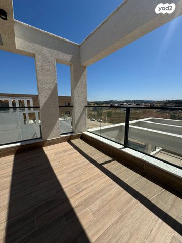 גג/ פנטהאוז, אורן 1, בת חפר, בת חפר