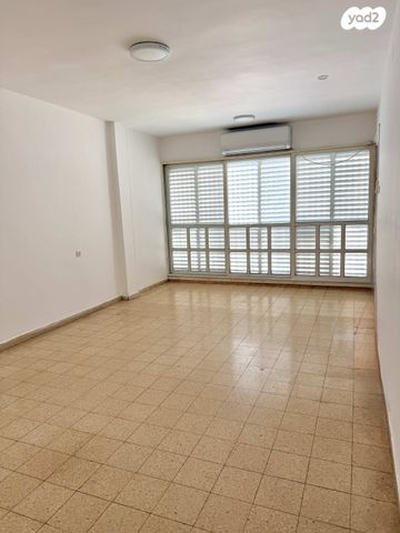 דירה, אלוף אסף שמחוני 9, צפון מזרח מרכז העיר, נתניה