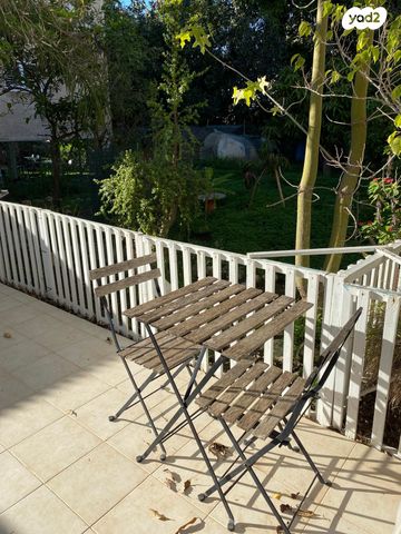 דירה, אבן ספיר 7, שיכון דן, נווה דן, תל אביב יפו