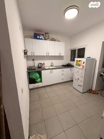 דירה, משה שרת 21, לב העיר, בת ים