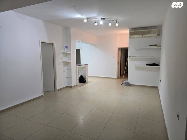 דירה, ביכורים 48, מרכז הכרמל, חיפה